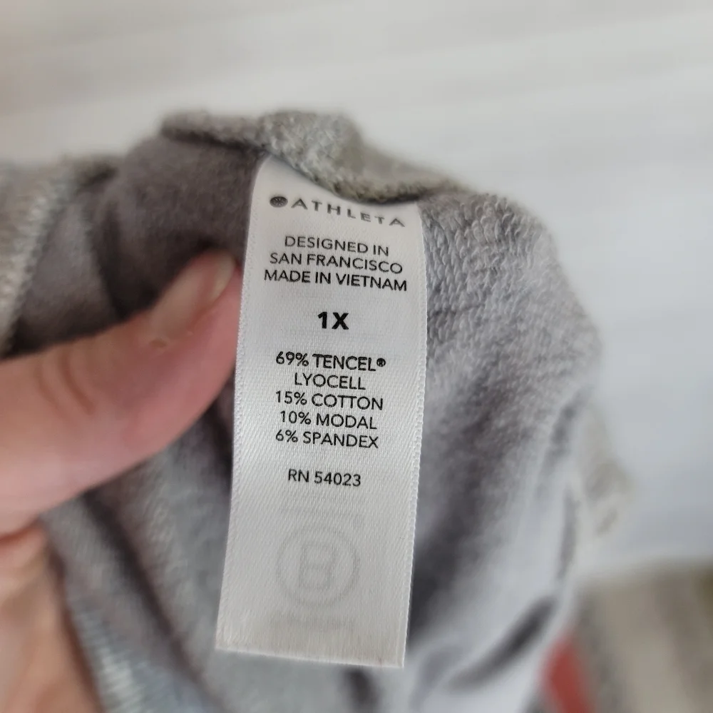 Athleta Balance 4” Shortie in Heathered Gray, sz 1X